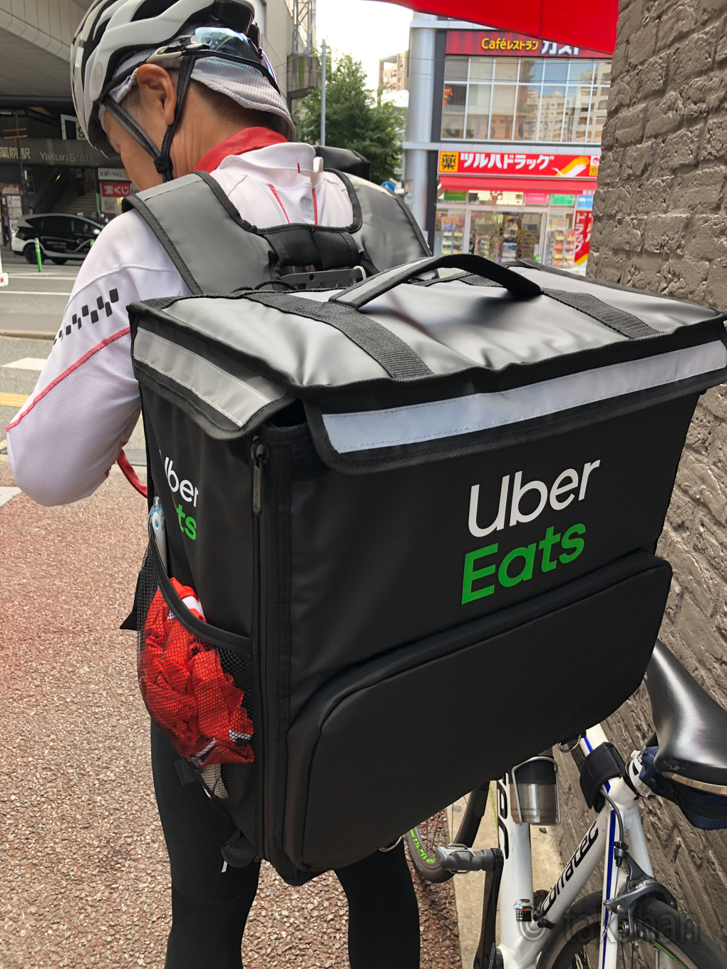 Uber Eats（ウーバーイーツ）配達用バッグの使い方・便利なアイテム 